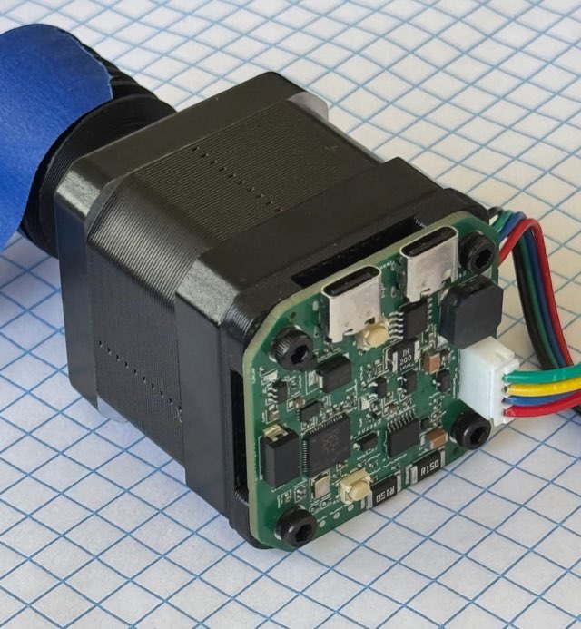 Compact RP2040 driver with two USB-C ports mounted on a NEMA17 stepper motor
